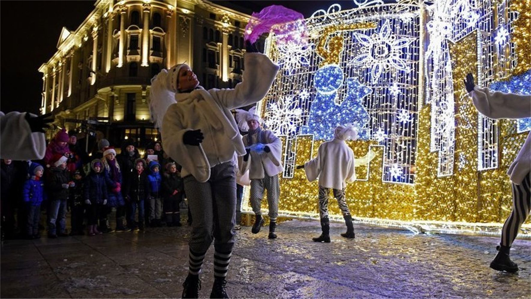 Varšava zvažuje zníženie vianočného osvetlenia