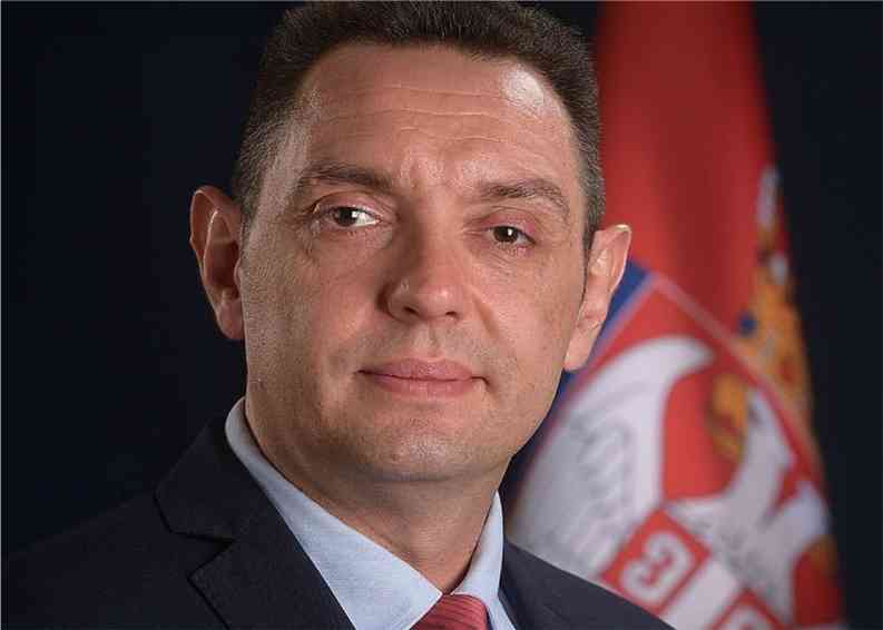 Špióni sa ma snažili prinútiť zaujať protiruský postoj – srbský minister