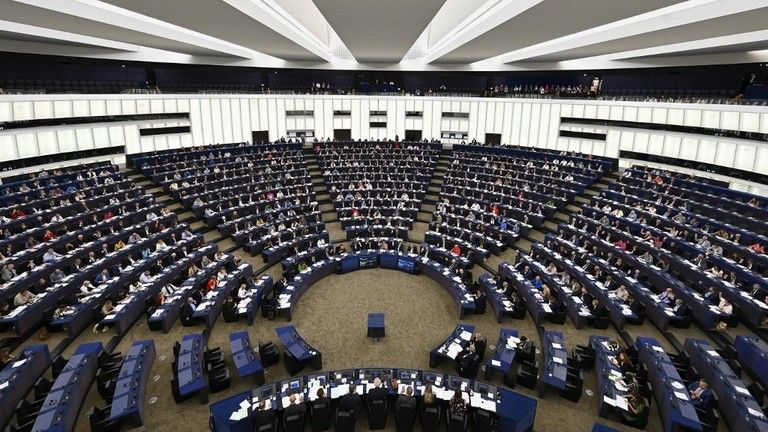 EÚ označuje svoj vlastný členský štát za „autokraciu“