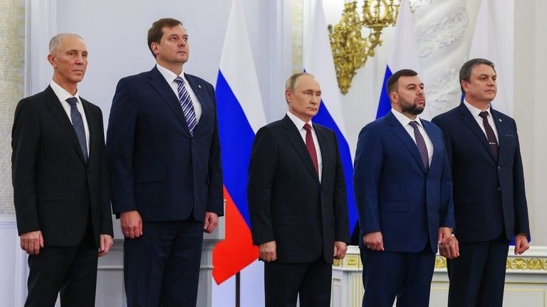 Putin podpisuje zmluvy o začlenení Donbasu, Záporožia a Chersonu k Rusku