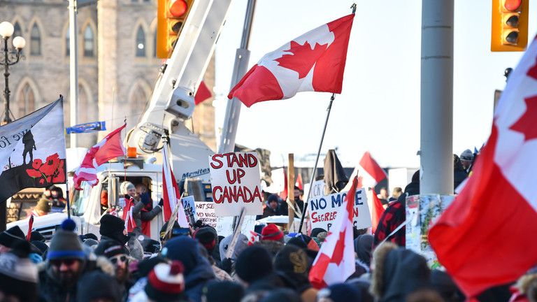 Kanadský premiér Justin Trudeau zakázal pouličné protesty