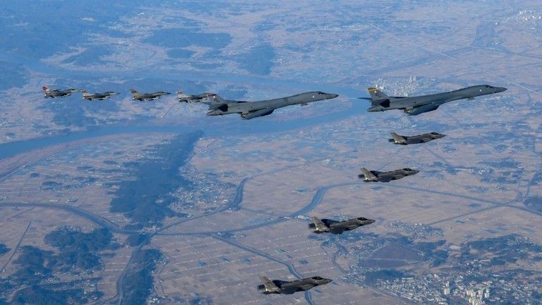 USA presunuli diaľkové bombardéry na Kórejský polostrov