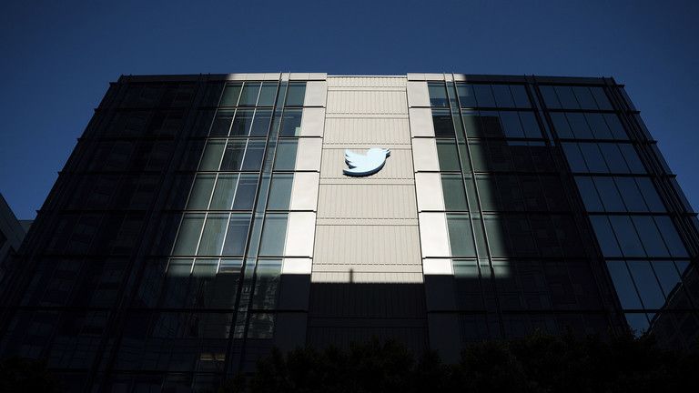 Zverejnené súbory odhaľujú, ako FBI grilovala Twitter