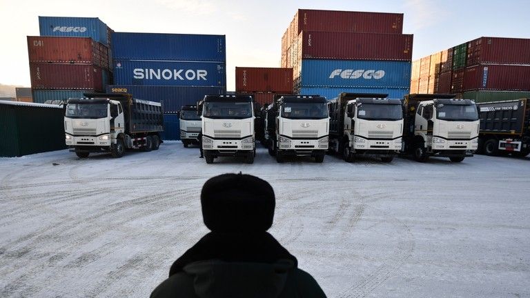 Čína očakáva rekordný obchod s Ruskom – vyslanec