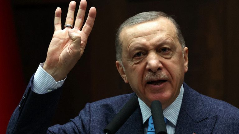 Erdogan spochybňuje Macronove kompetencie