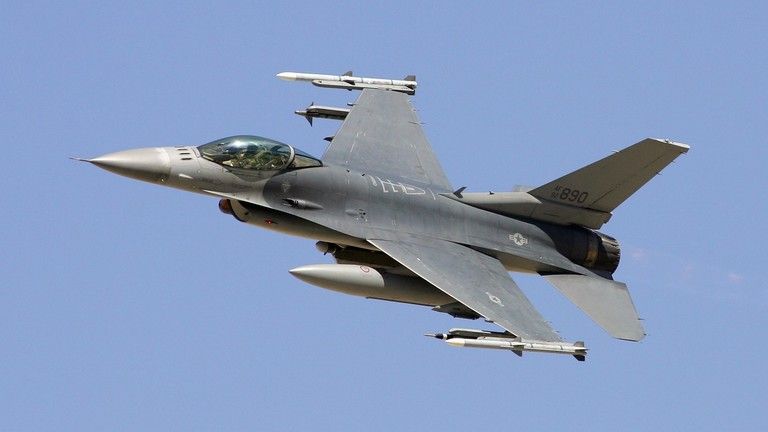 Špičkový americký výrobca zbraní pripravený poskytnúť Kyjevu F-16 – FT