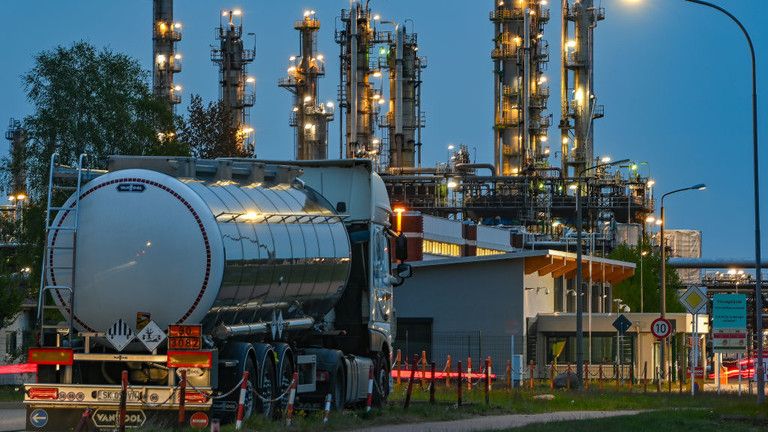 Nemecko trvá na prísľube dovozu ropy z ruského ropovodu