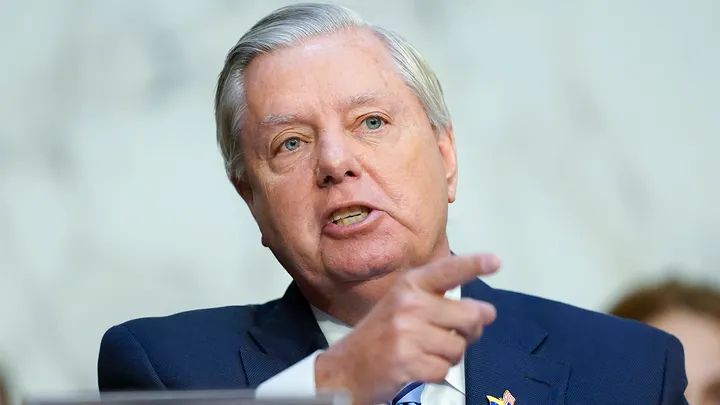 Lindsey Graham vyzýva Bidena, aby dodal Ukrajine „ťažké moderné tanky“ na vojnu proti Rusku - Fox News