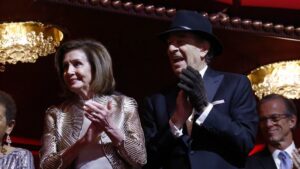 Nancy Pelosi držala exorcizmus po útoku na manžela - dcéry