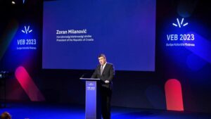 Nikto mi nepovedal, že sme vo vojne – prezident štátu NATO