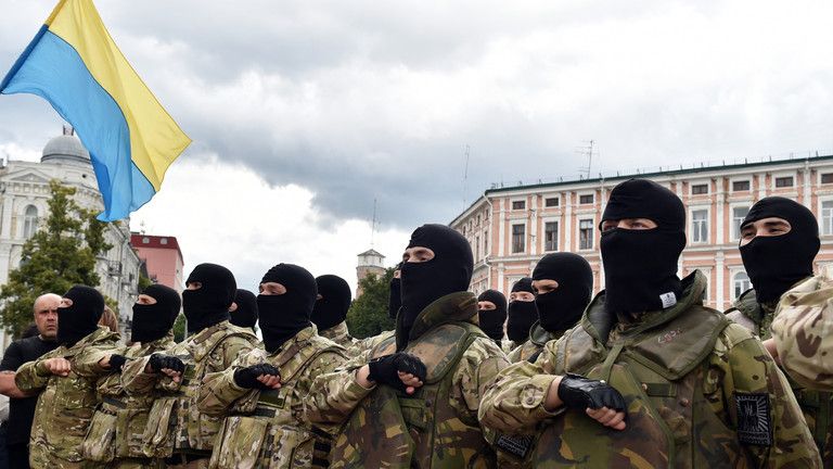 Ukrajina legalizuje cudzincov v neonacistickom pluku