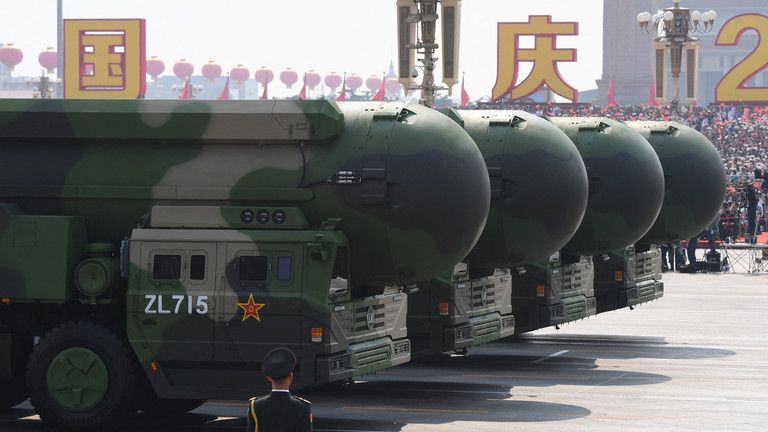 Čína zvažuje veľkú podporu jadrovému arzenálu – médiá
