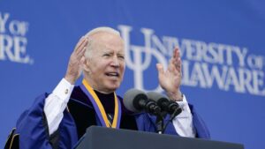 FBI prehľadala Bidenovu alma mater pri hľadaní utajovaných dokumentov