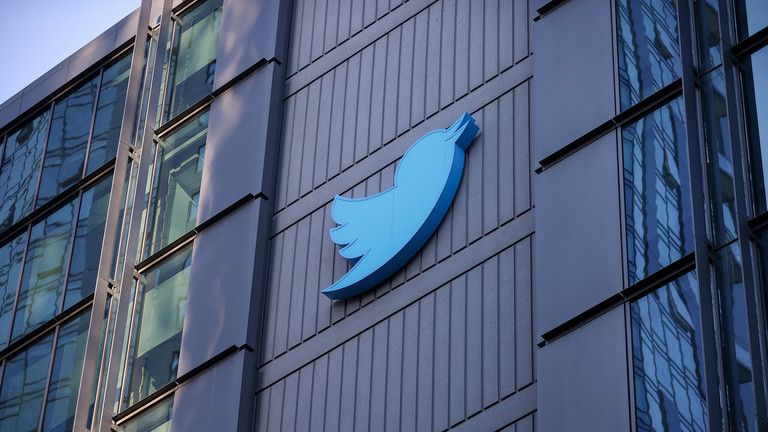 Twitter sa snaží spoplatniť obchodné účty – médiá