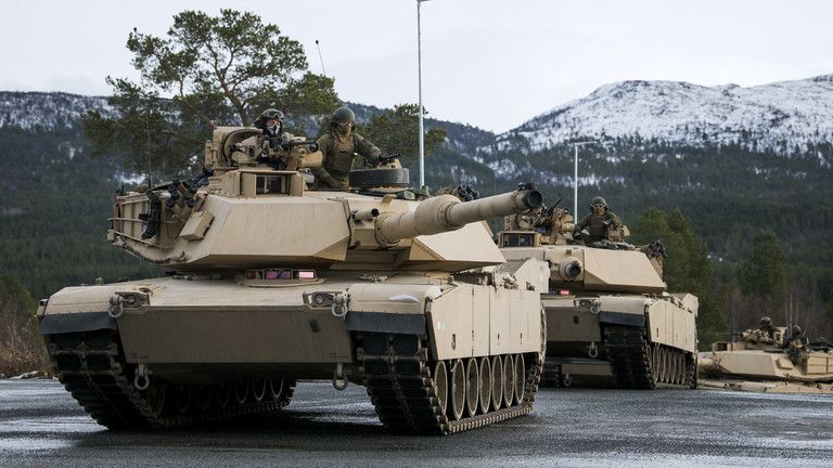 Americký predstaviteľ obrany odhaľuje harmonogram dodávok tankov na Ukrajinu