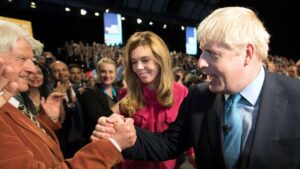 Boris Johnson navrhuje rytiersky titul pre svojho otca – médiá