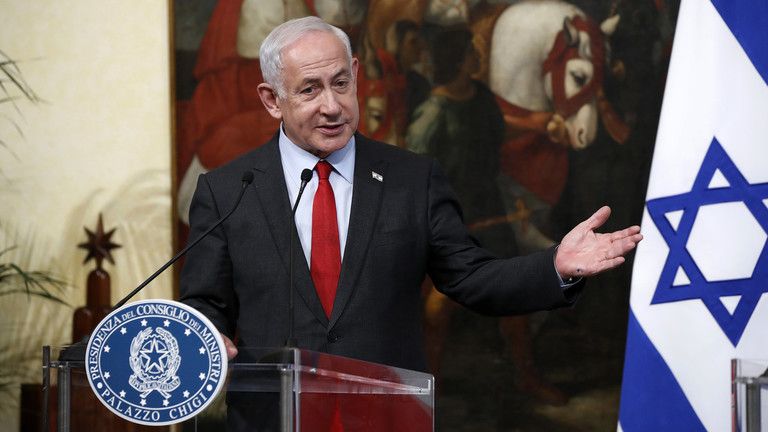 Netanjahu pozastavil reformu súdnictva