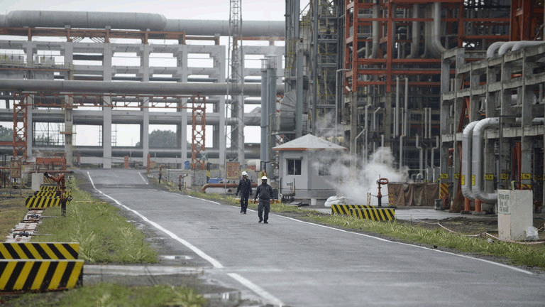 Niektoré krajíny EÚ nakupujú ruské palivo cez Indiu – Reuters