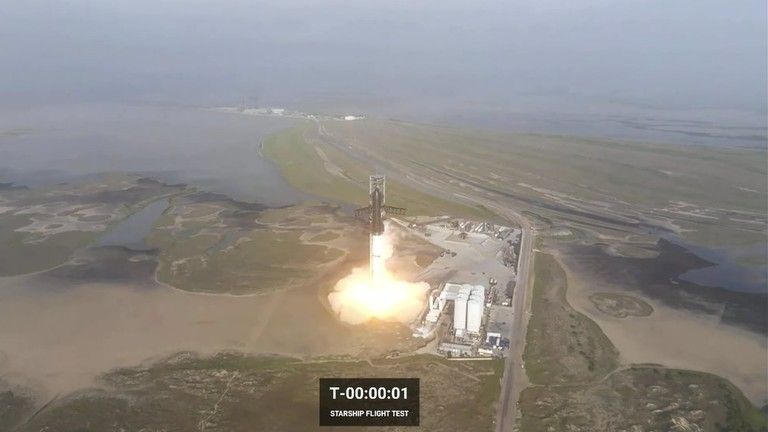 Hviezdna loď Elona Muska explodovala počas skúšobného letu