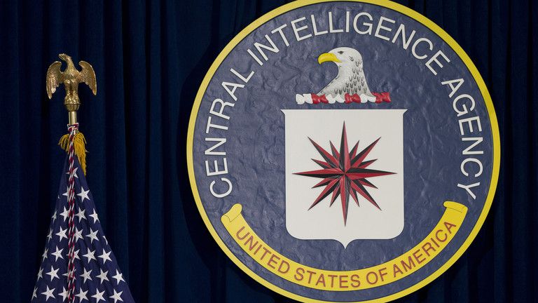 Bývalý šéf CIA odhaľuje snahy pomôcť Bidenovi vyhrať voľby v roku 2020