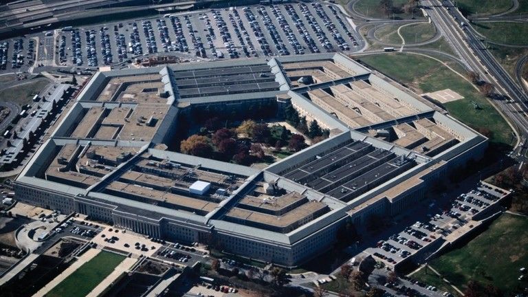 Pentagon si nie je istý, ako únikár prešiel bezpečnostnou previerkou