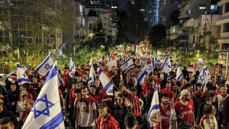 Masívne davy protestujú v Tel Avive