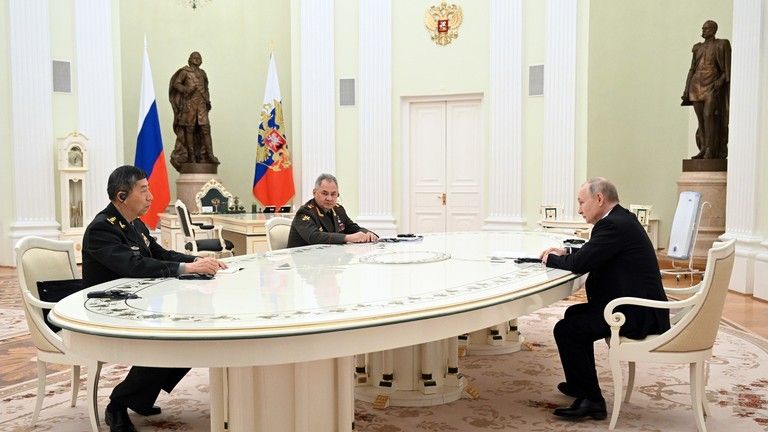 Putin sa stretol s čínskym ministrom obrany