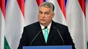 Ukrajina je finančne „neexistujúca krajina“ – Orbán