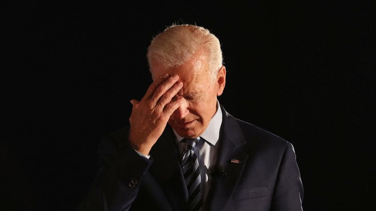 „Boh ochraňuj kráľovnú“ – Biden (VIDEO)