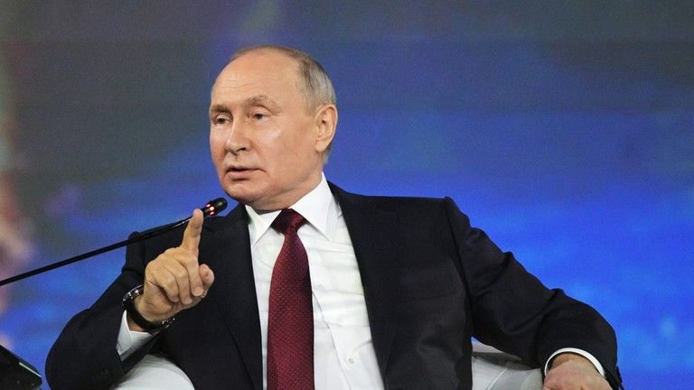 Putin vysvetľuje svoj postoj k používaniu jadrových zbraní