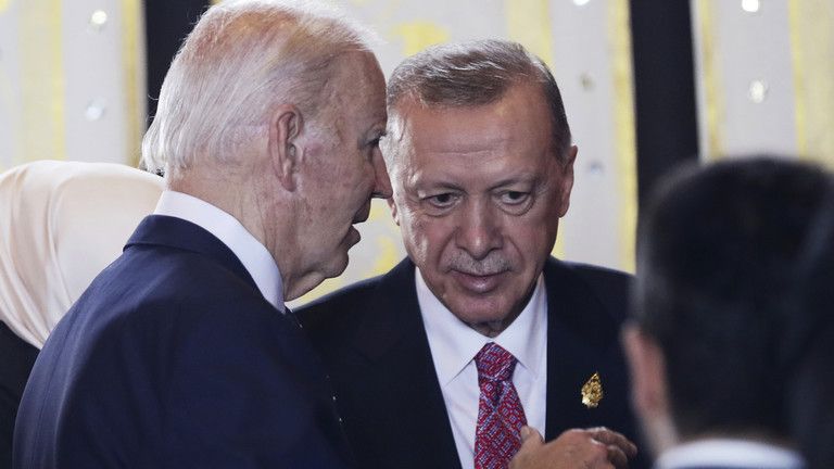 Biden tlačí na Turecko, aby umožnilo nové rozšírenie NATO