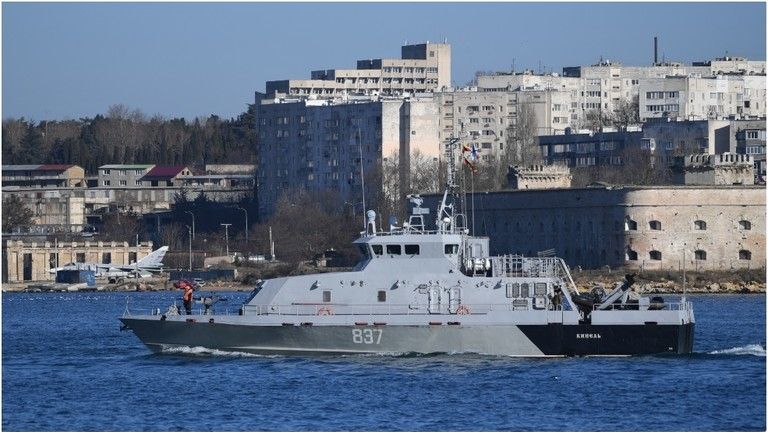 „Masívny“ nálet dronov na ruskú námornú základňu odrazený – guvernér