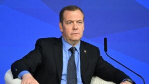 Žiadne zľutovanie pre teroristov – Medvedev