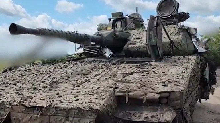 Ruská armáda zajala prvé švédske obrnené vozidlo (VIDEO)
