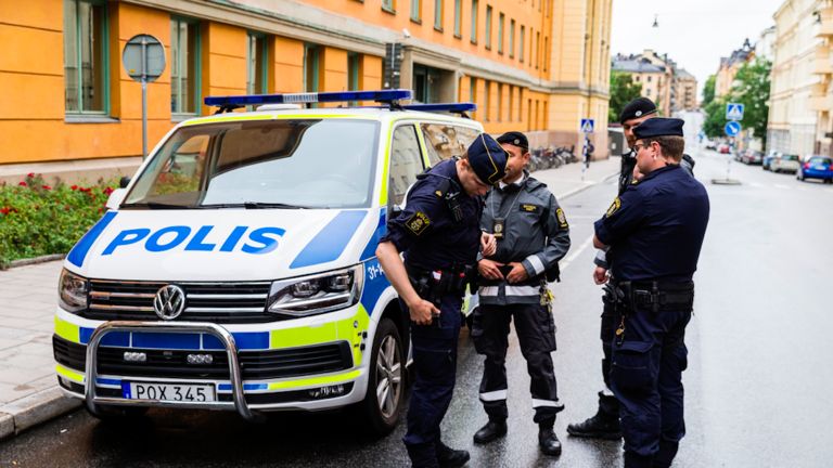 Švédska polícia povolila protest proti páleniu Biblie