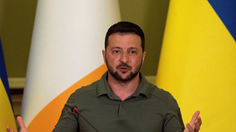 Zelensky používa stanné právo, aby sa vyhol voľbám