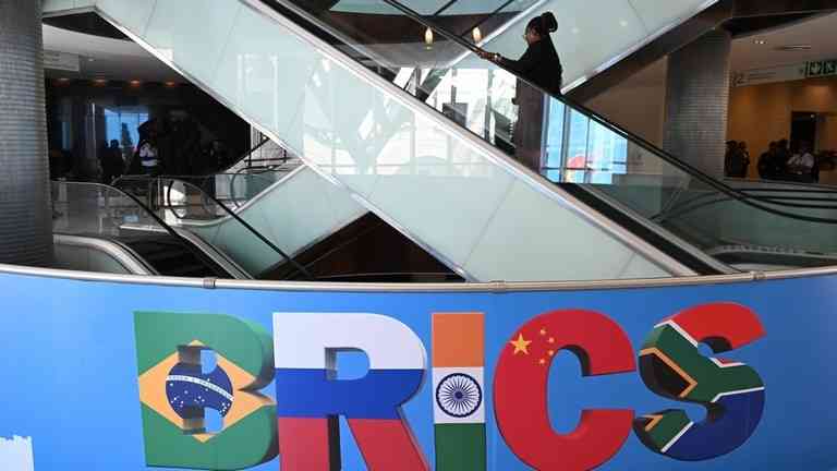 Srbskí poslanci navrhujú vzdať sa ambícií EÚ pre BRICS