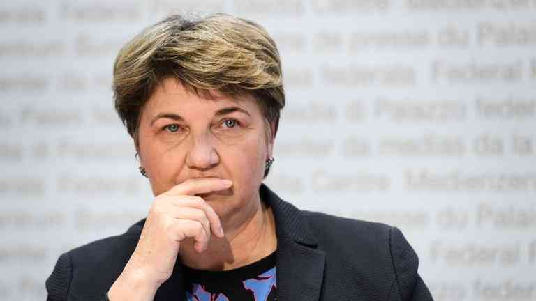 Švajčiarske ministerstvo obrany je pod drobnohľadom kvôli zrušenému obchodu so zbraňami na Ukrajine