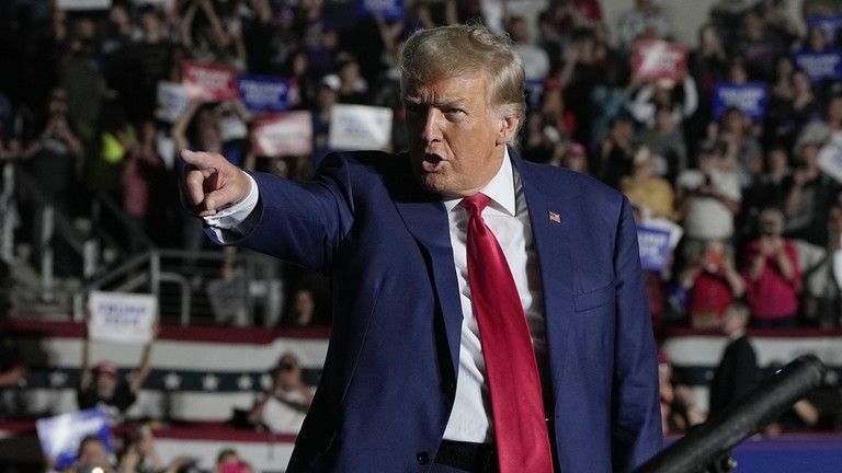 Trump dominuje republikánskym rivalom – prieskum