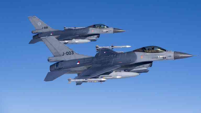 USA vyzývajú štáty NATO, aby poslali F-16 na Ukrajinu – Reuters