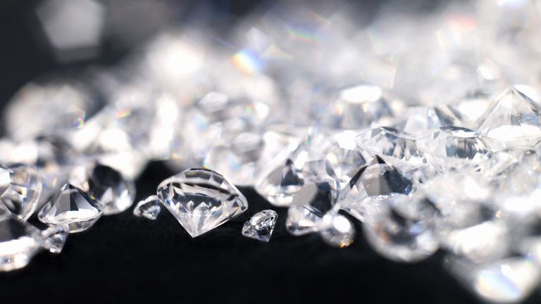 USA zaútočili na indických klenotníkov pre obvinenia z ruských diamantov