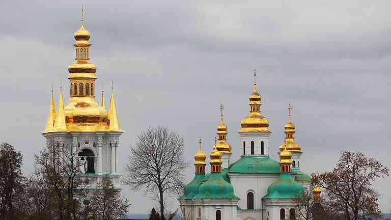 Ukrajina zakázala kresťanským mníchom vstup do ich kláštora