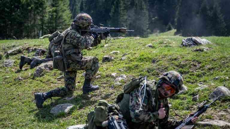 “Neutrálne“ Švajčiarsko sľubuje väčšiu spoluprácu s NATO