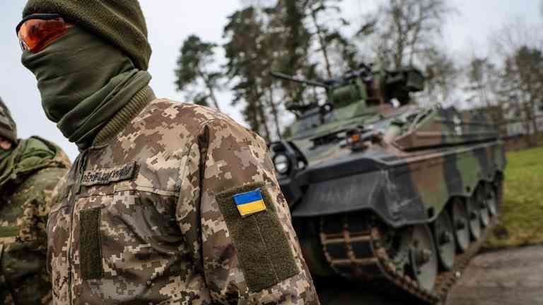 Kyjev utrpel ťažké straty obrnených vozidiel na Záporožskom fronte – WaPo