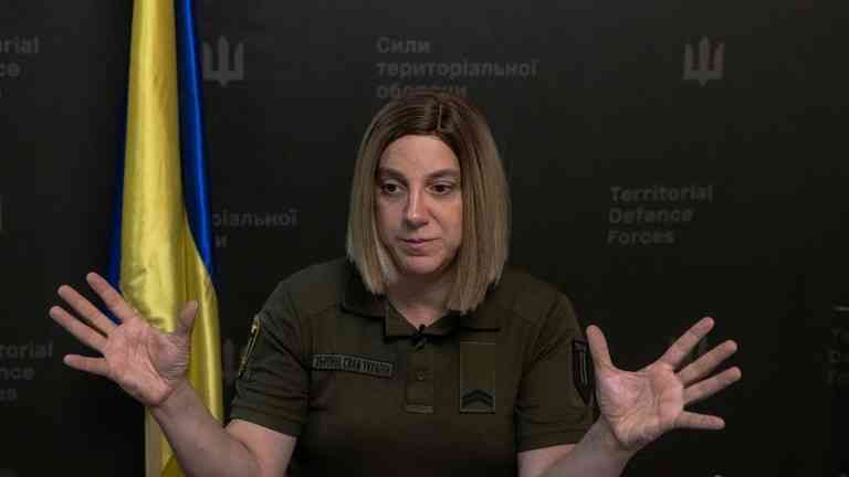 Ukrajina pozastavila činnosť transrodového vojenského hovorcu, ktorý sa vyhrážal smrťou