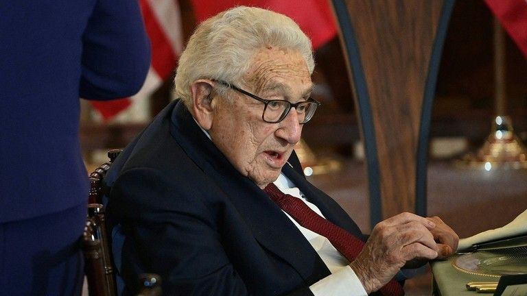 Európa urobila „závažnú chybu“ v oblasti prisťahovalectva – Kissinger