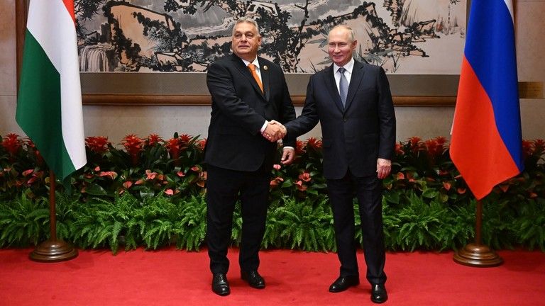 Putin sa v Číne stretol s maďarským Orbánom