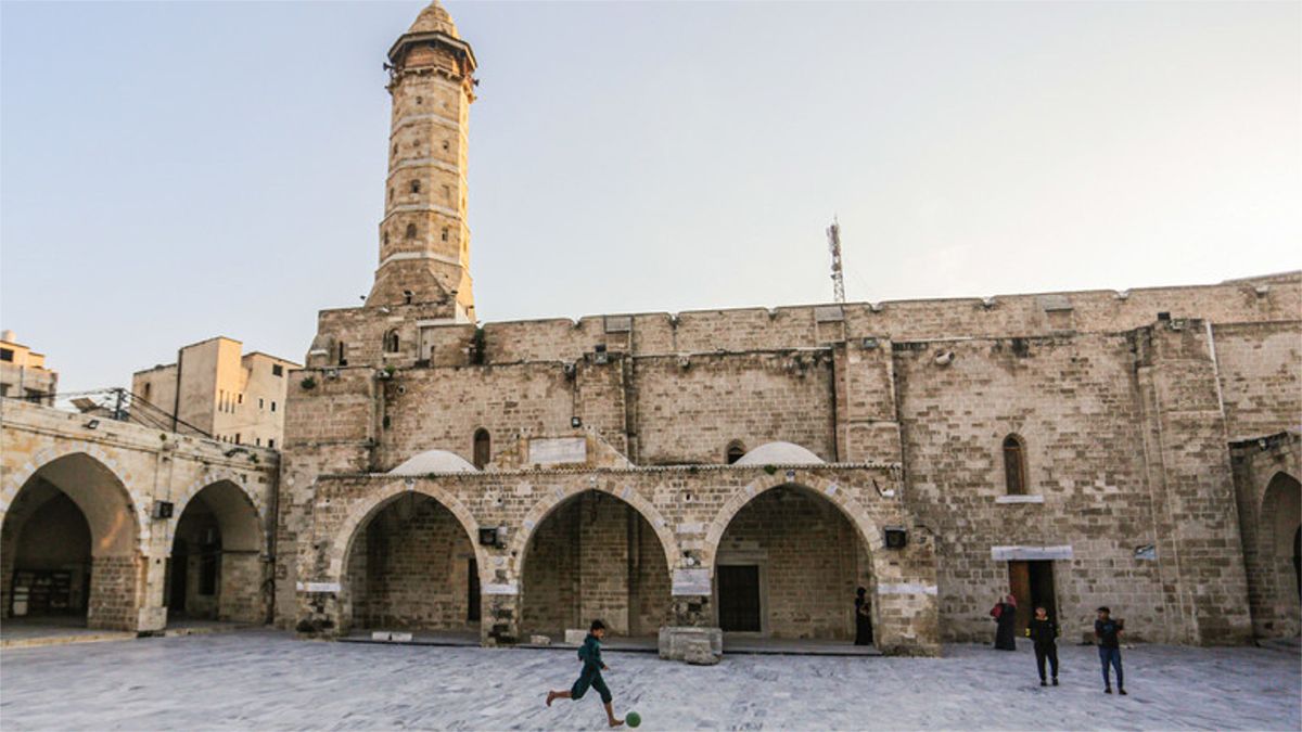 Najstaršia mešita v Gaze sa zmenila na trosky