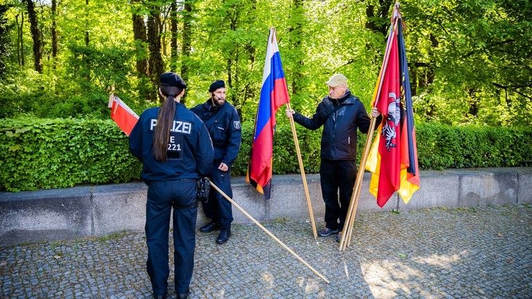 Ruskí zákonodarcovia ponúkajú pobyt „proruským“ cudzincom