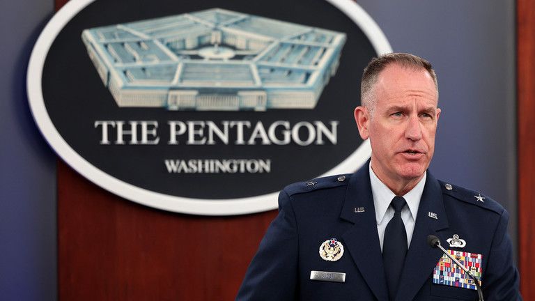 Pentagon tvrdí, že si musí vybrať medzi USA a Ukrajinou